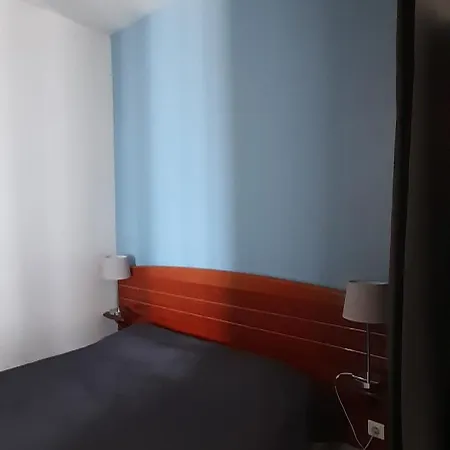 Les Pieds Dans L'eau *